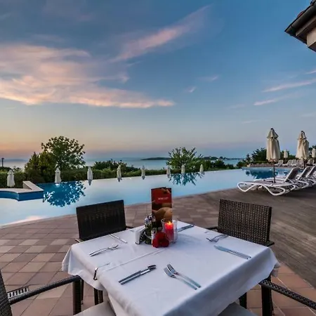 Private With Sea View In St. Marina *