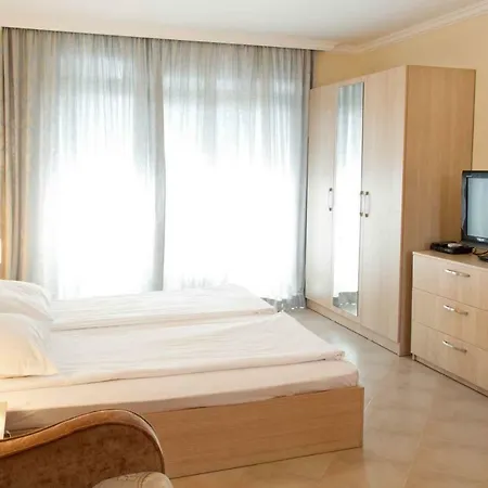 Private With Sea View In St. Marina Apartament
